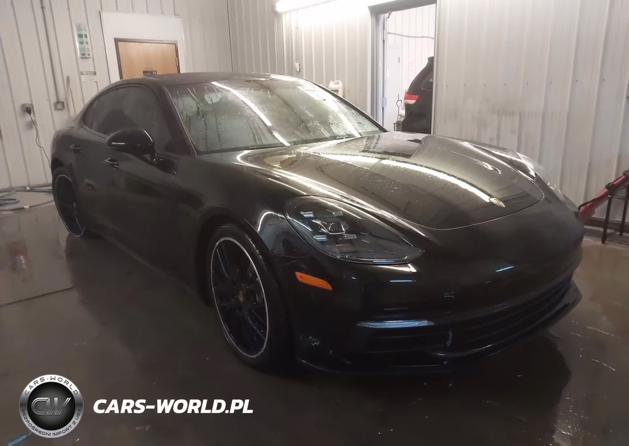 2018 Porsche Panamera 4