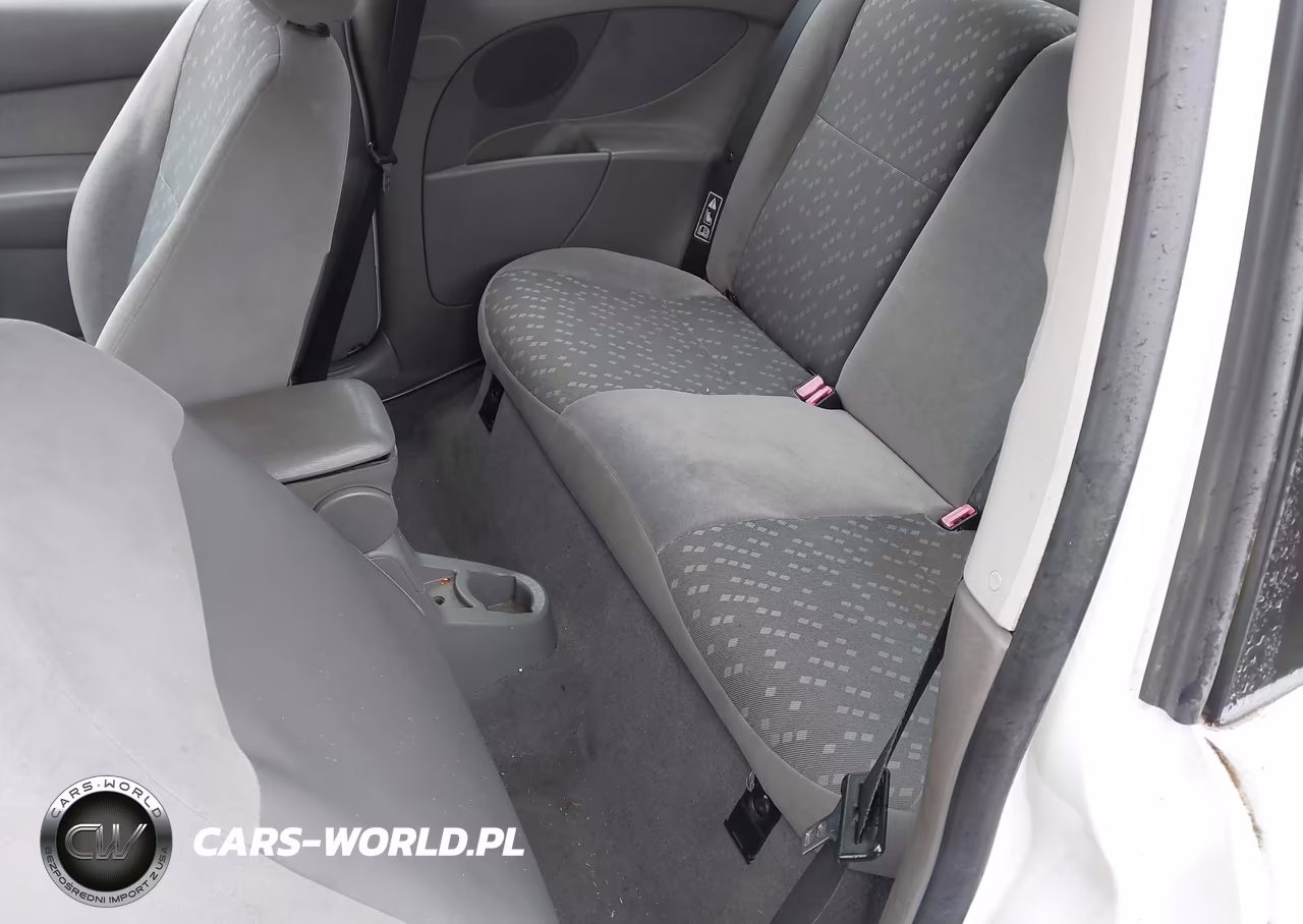 2002 Ford Focus Zx3 VIN:3FAFP313X2R228872 - 8