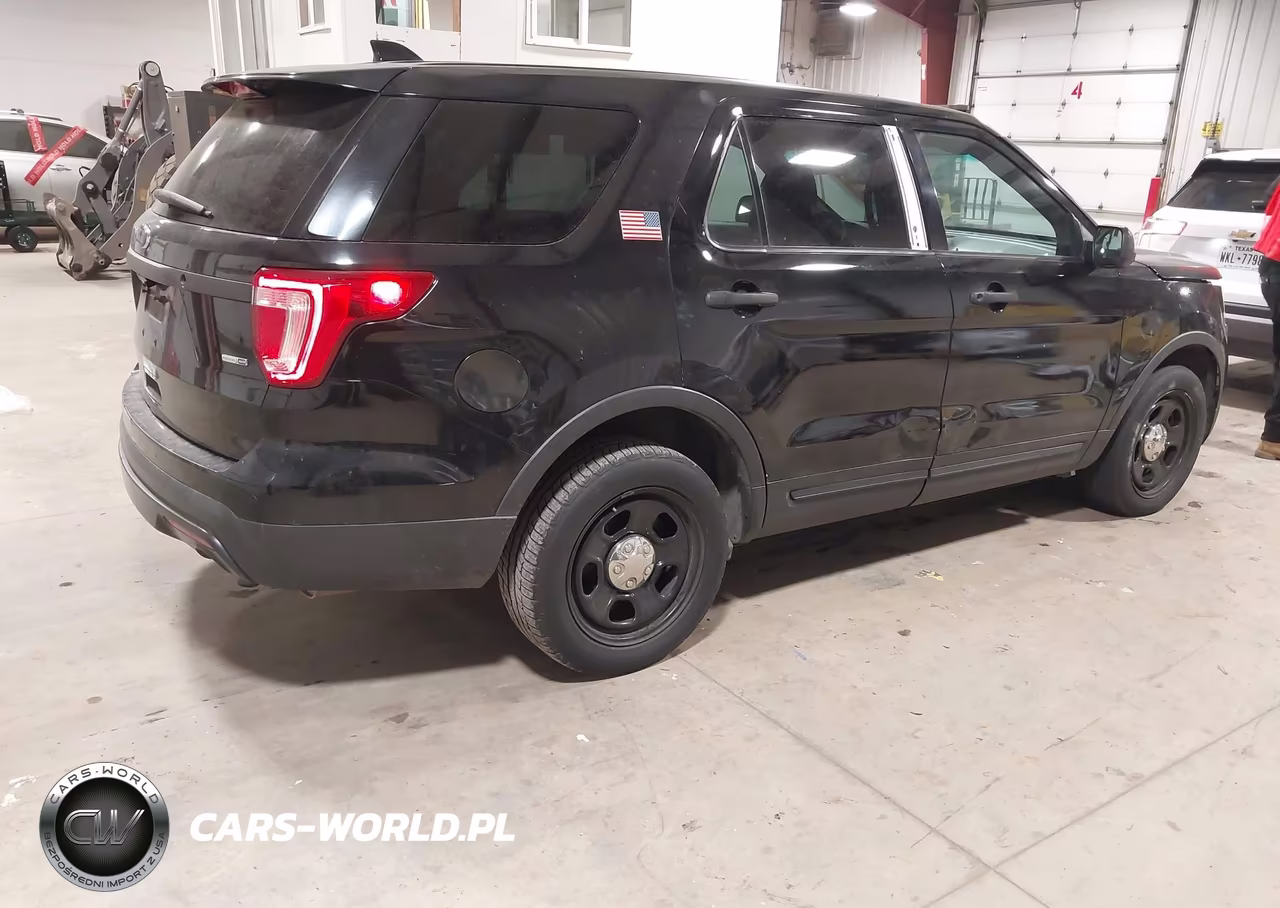 2016 Ford Utility Police Interceptor VIN:1FM5K8AR5GGC93015 - 4