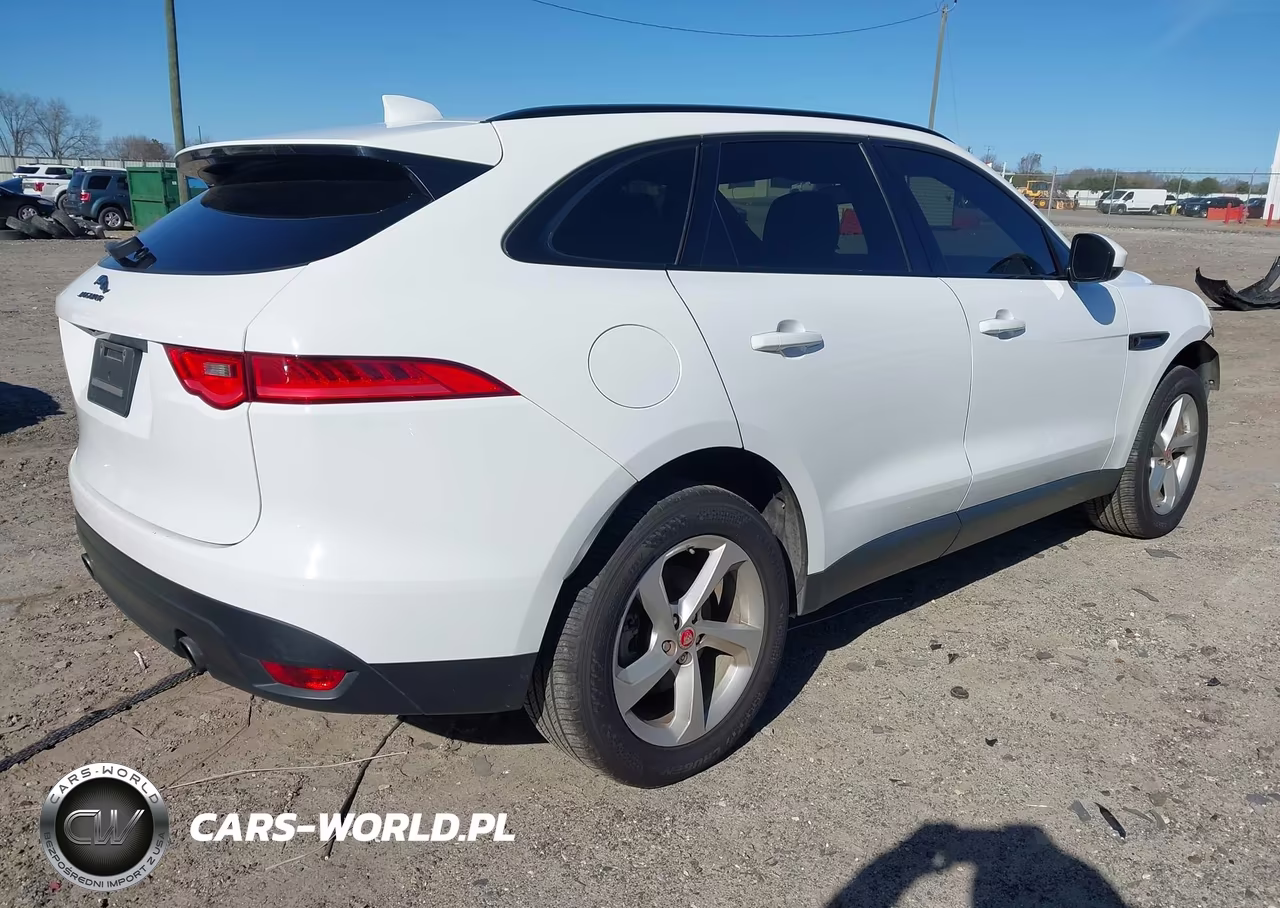 2017 Jaguar F-Pace 35T Premium VIN:SADCJ2BV7HA063993 - 4