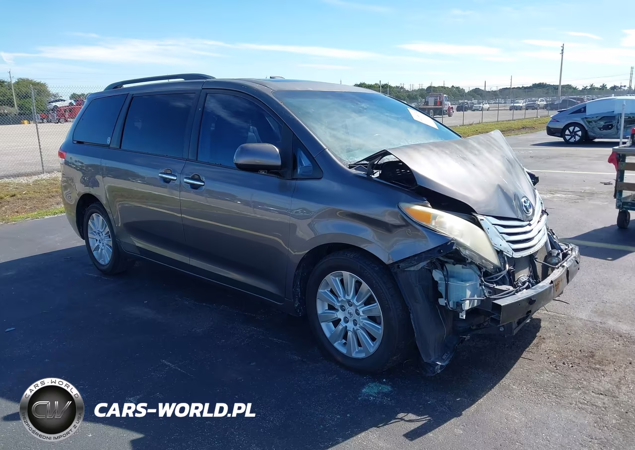 2012 Toyota Sienna Limited V6 7 Passenger