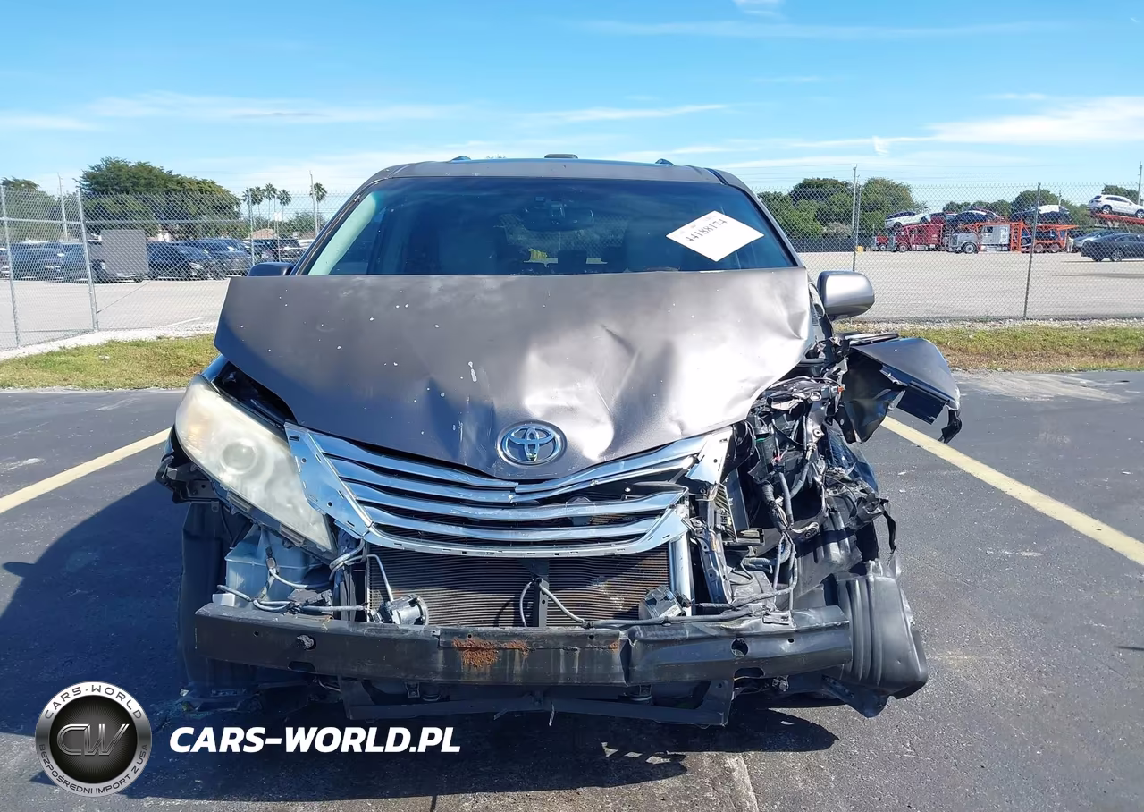 2012 Toyota Sienna Limited V6 7 Passenger VIN:5TDYK3DC5CS232677 - 13