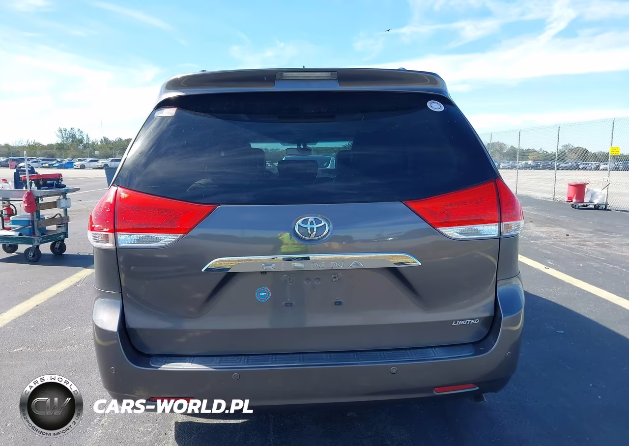 2012 Toyota Sienna Limited V6 7 Passenger VIN:5TDYK3DC5CS232677 - 17
