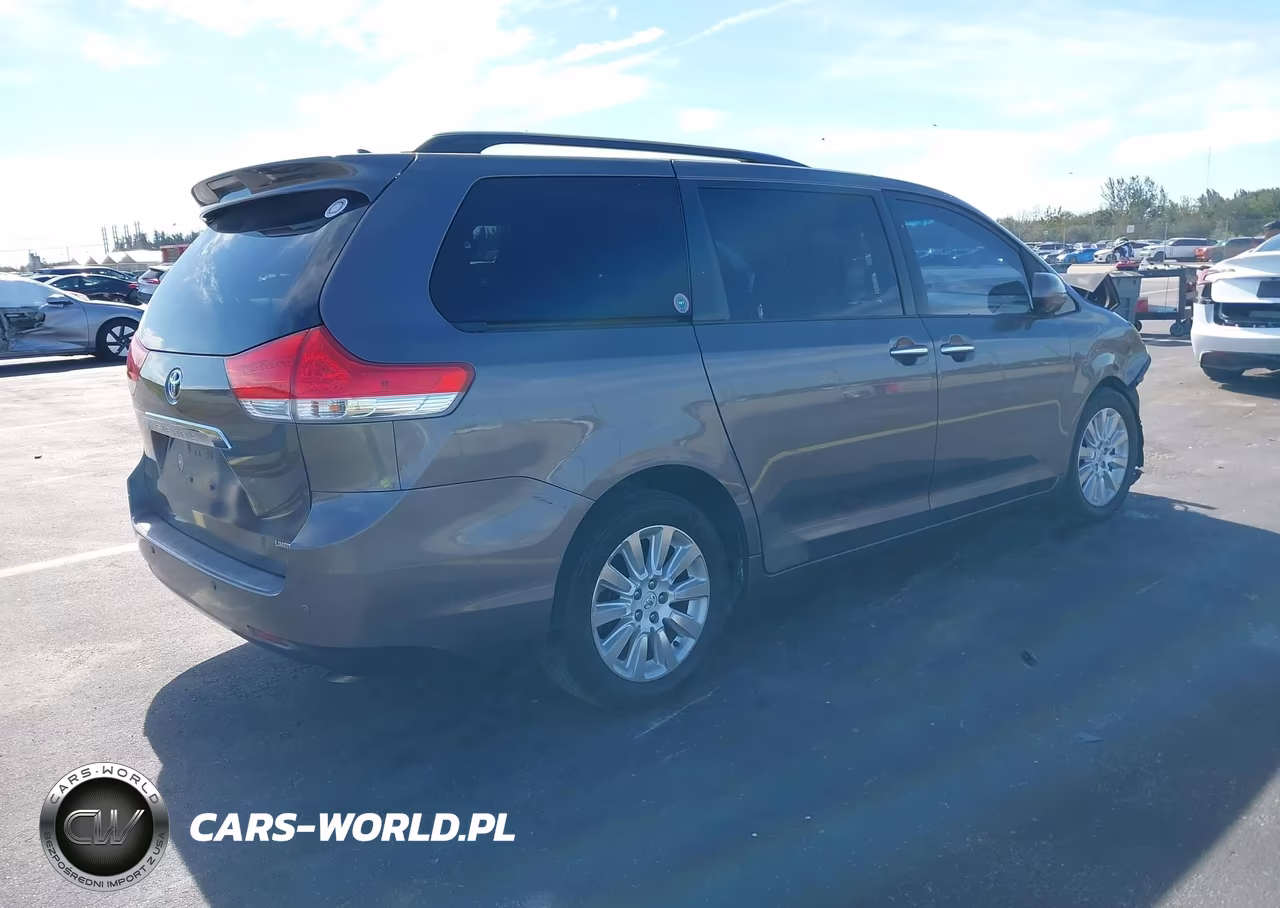 2012 Toyota Sienna Limited V6 7 Passenger VIN:5TDYK3DC5CS232677 - 4