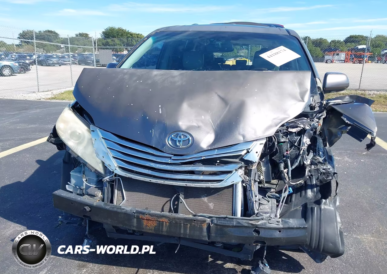 2012 Toyota Sienna Limited V6 7 Passenger VIN:5TDYK3DC5CS232677 - 6