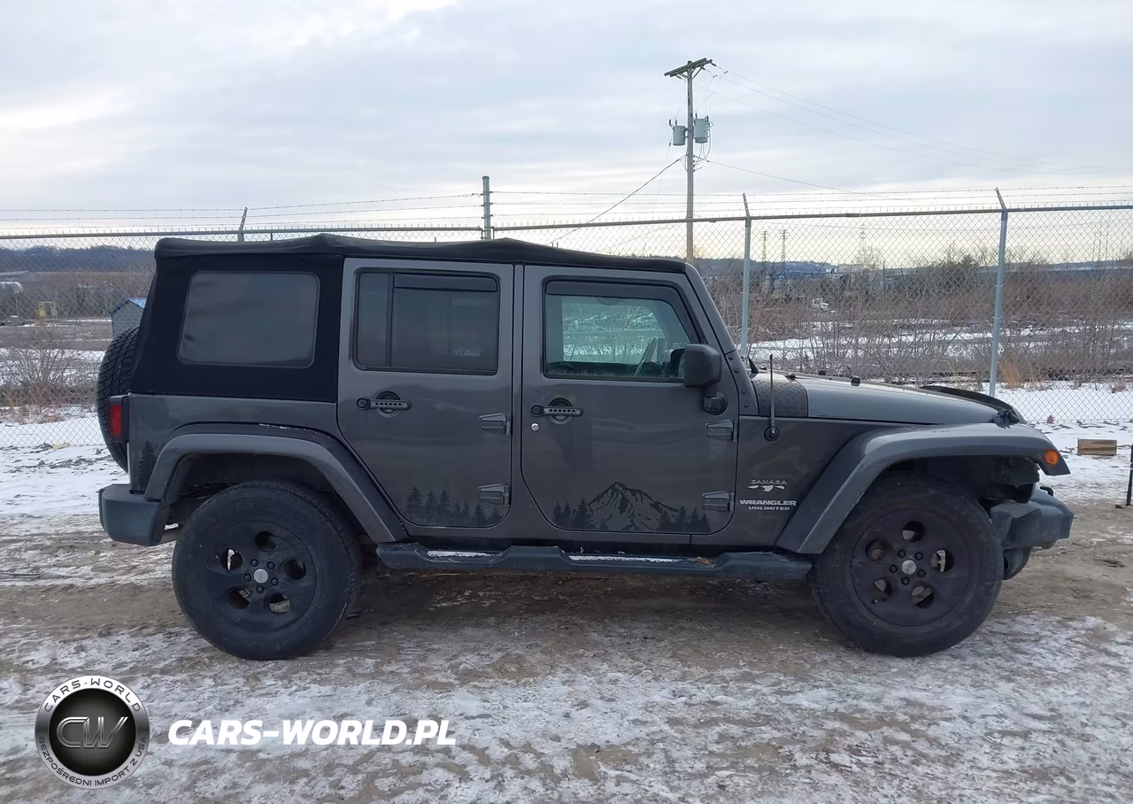2017 Jeep Wrangler Unlimited Sahara 4X4 VIN:1C4HJWEG3HL543507 - 13