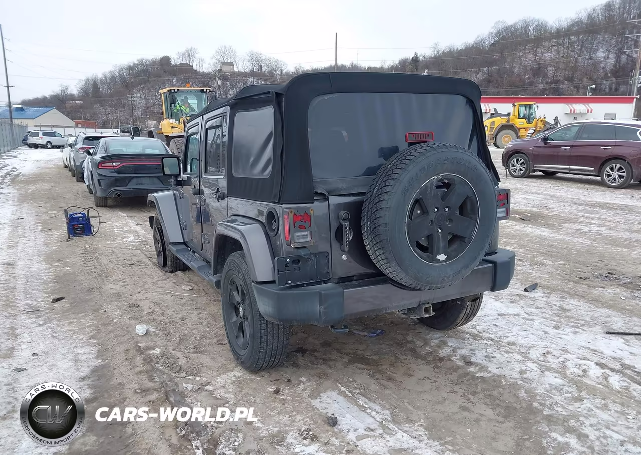 2017 Jeep Wrangler Unlimited Sahara 4X4 VIN:1C4HJWEG3HL543507 - 3