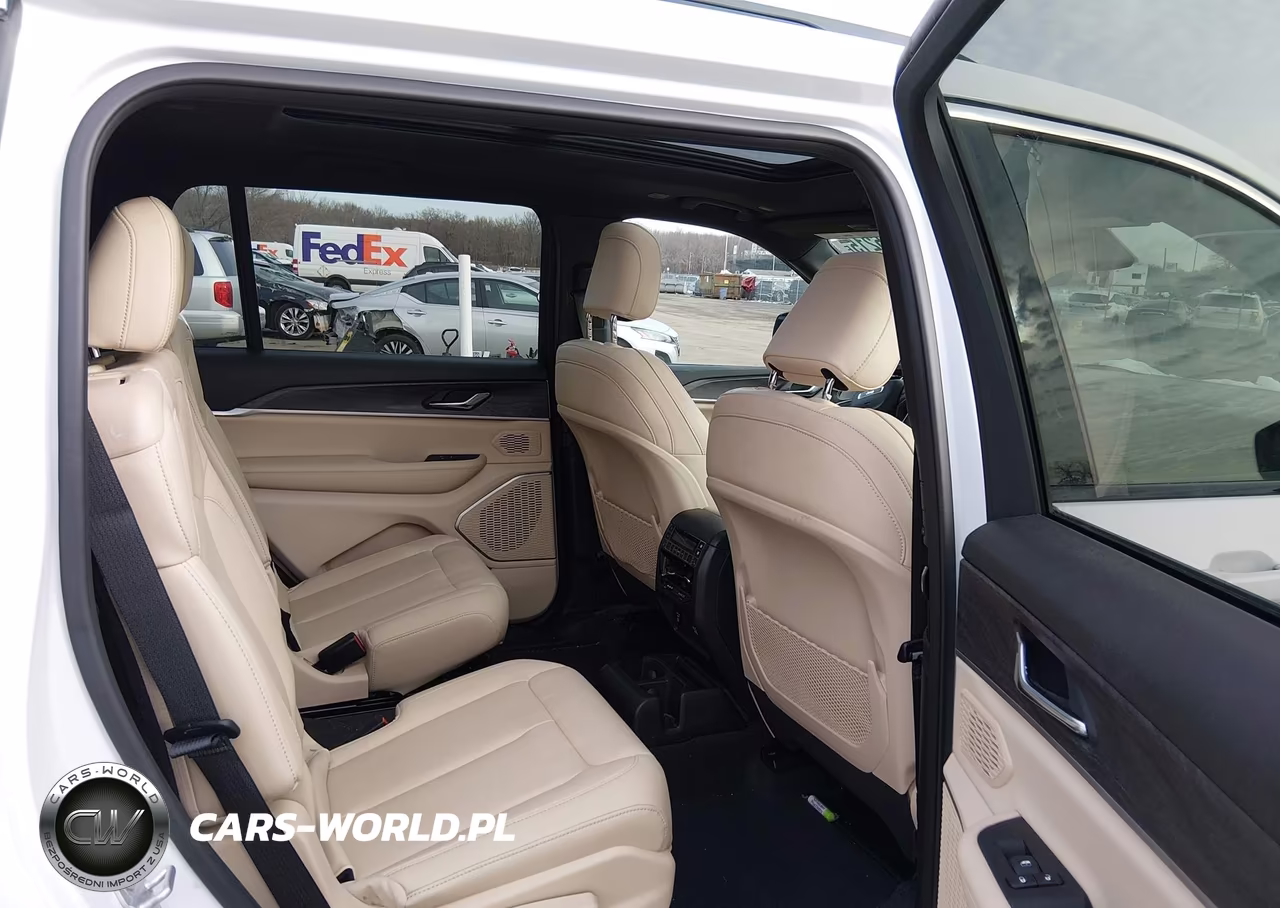 2025 Jeep Grand Cherokee L Limited VIN:1C4RJKBG5S8652515 - 8