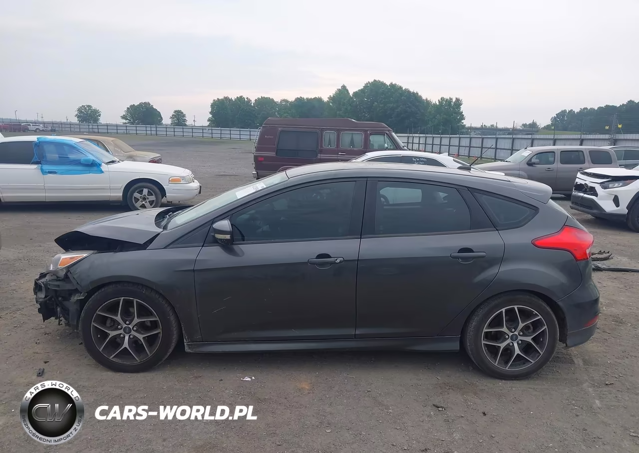 2015 Ford Focus Se VIN:1FADP3K28FL334206 - 15