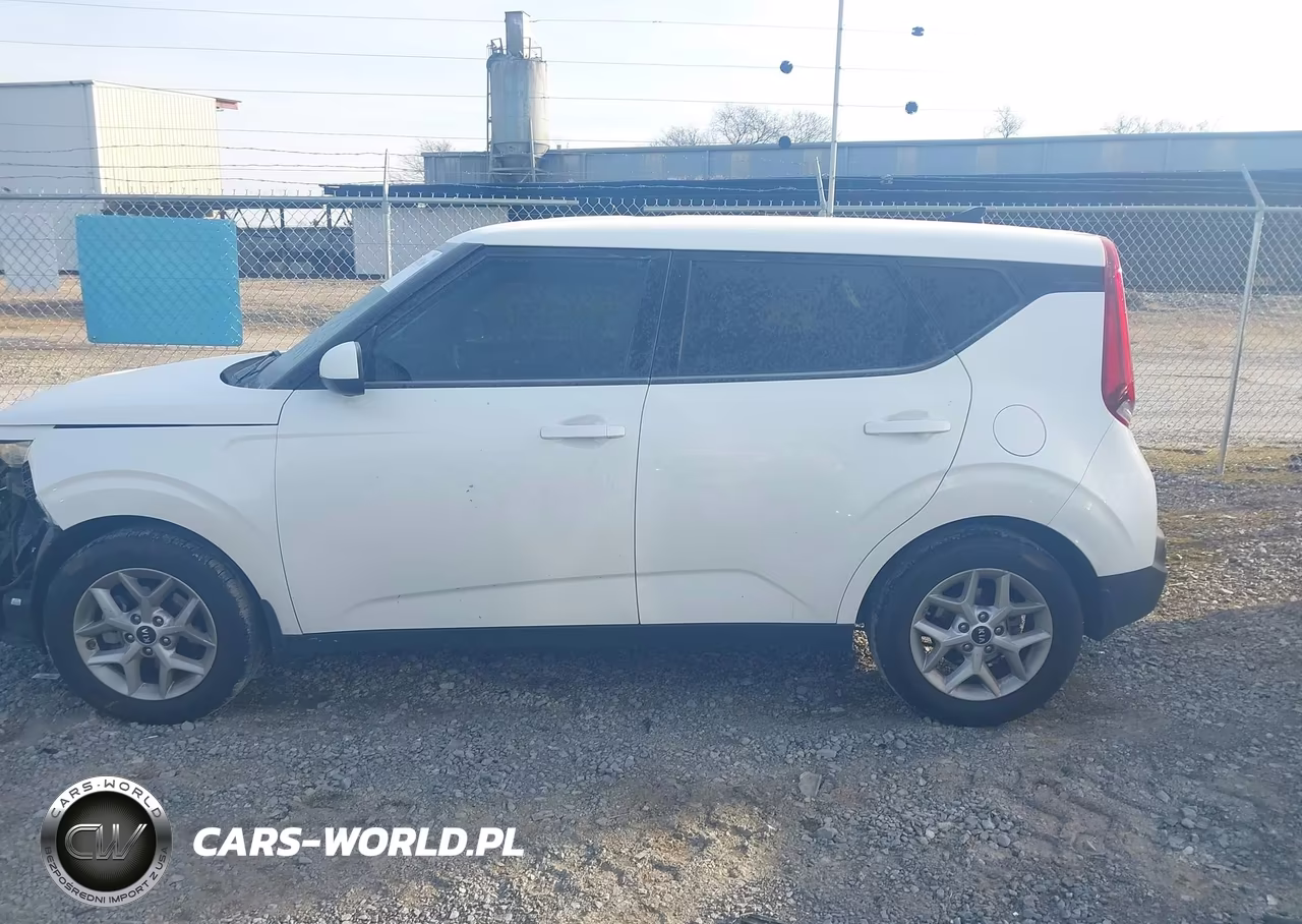 2020 Kia Soul S VIN:KNDJ23AU1L7735678 - 14