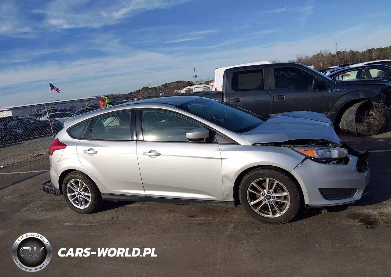 2018 Ford Focus Se VIN:1FADP3K21JL291336 - 13