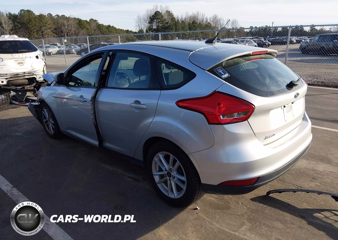 2018 Ford Focus Se VIN:1FADP3K21JL291336 - 3