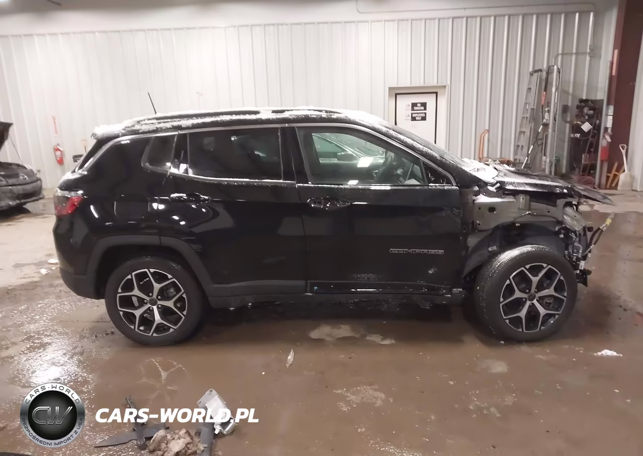 2025 Jeep Compass Limited 4X4 VIN:3C4NJDCN4ST504767 - 13