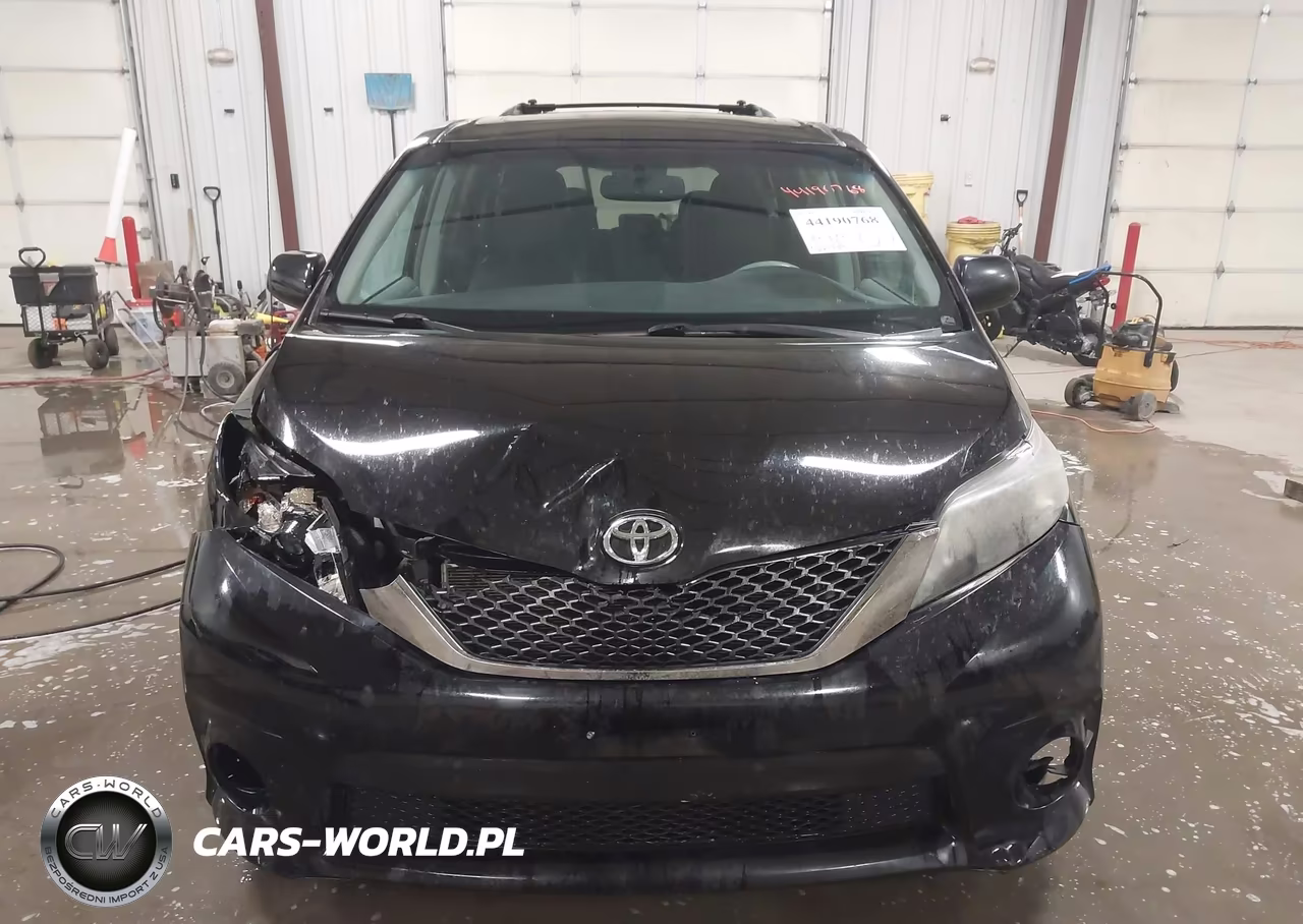 2012 Toyota Sienna Se 8 Passenger VIN:5TDXK3DC7CS261318 - 12