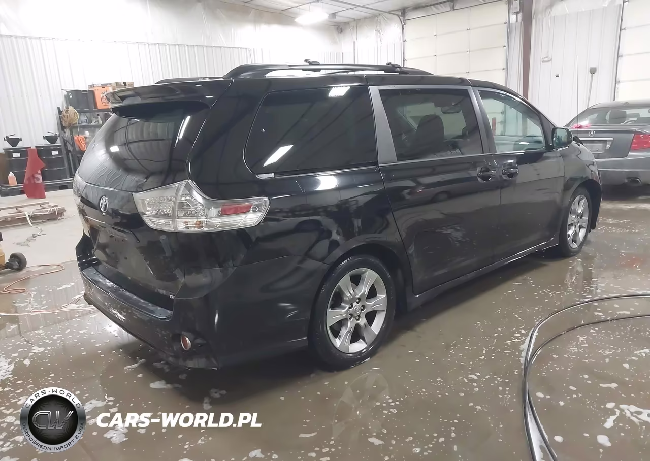 2012 Toyota Sienna Se 8 Passenger VIN:5TDXK3DC7CS261318 - 4