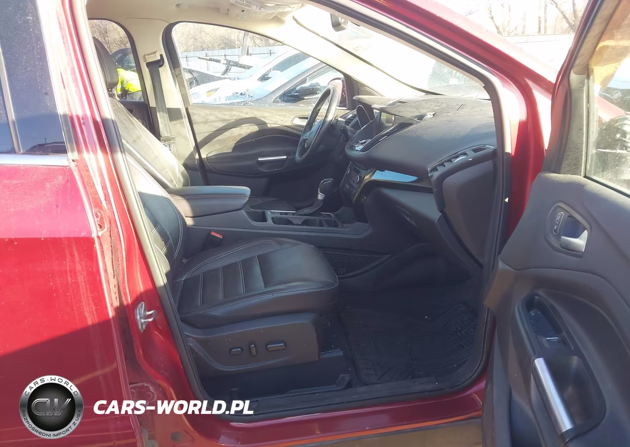 2017 Ford Escape Titanium VIN:1FMCU9J99HUA15583 - 5