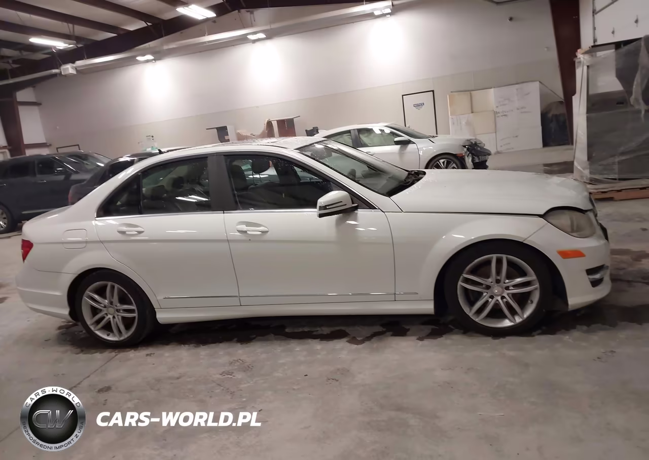2012 Mercedes-Benz C 300 Sport 4Matic VIN:WDDGF8BB8CR211446 - 13