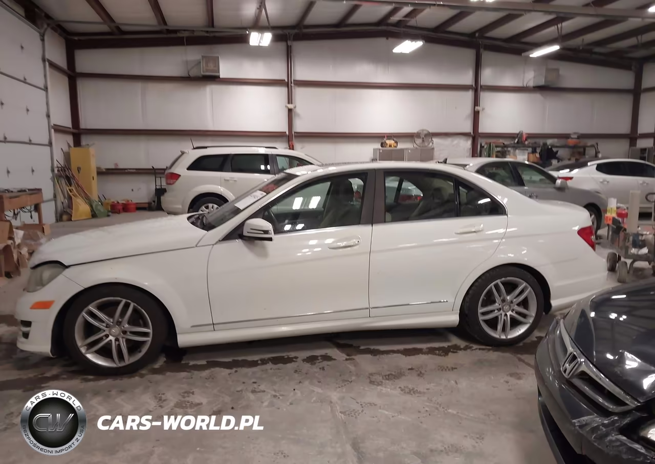 2012 Mercedes-Benz C 300 Sport 4Matic VIN:WDDGF8BB8CR211446 - 14