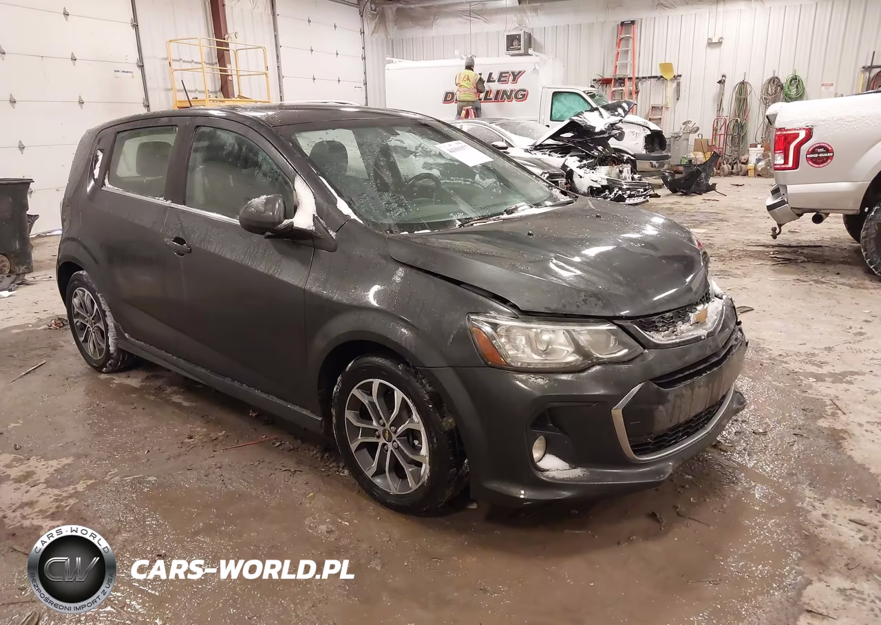 2017 Chevrolet Sonic Lt Auto – zdjęcie 1 z 16