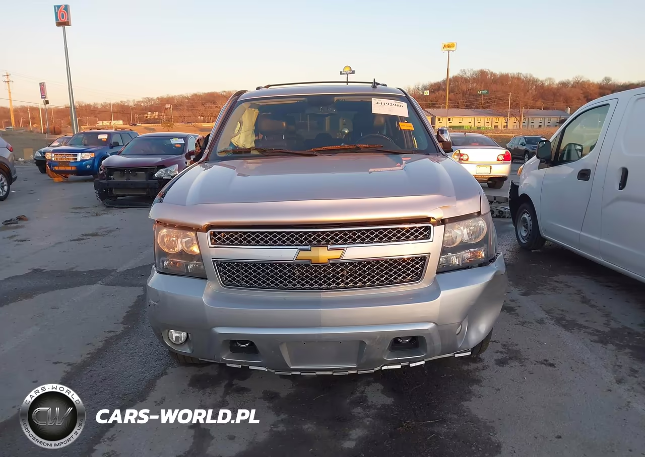 2012 Chevrolet Tahoe Ltz VIN:1GNSKCE00CR161520 - 11