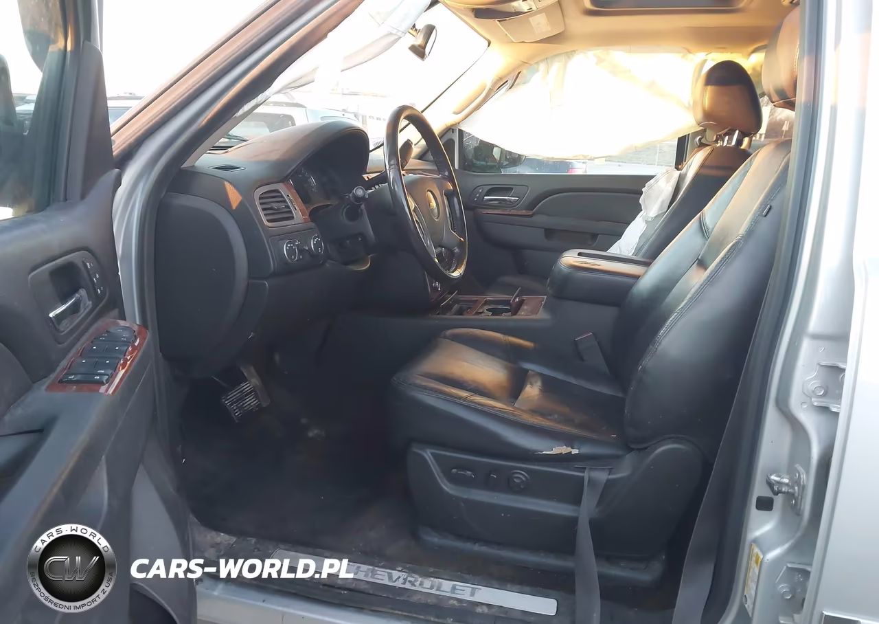 2012 Chevrolet Tahoe Ltz VIN:1GNSKCE00CR161520 - 5