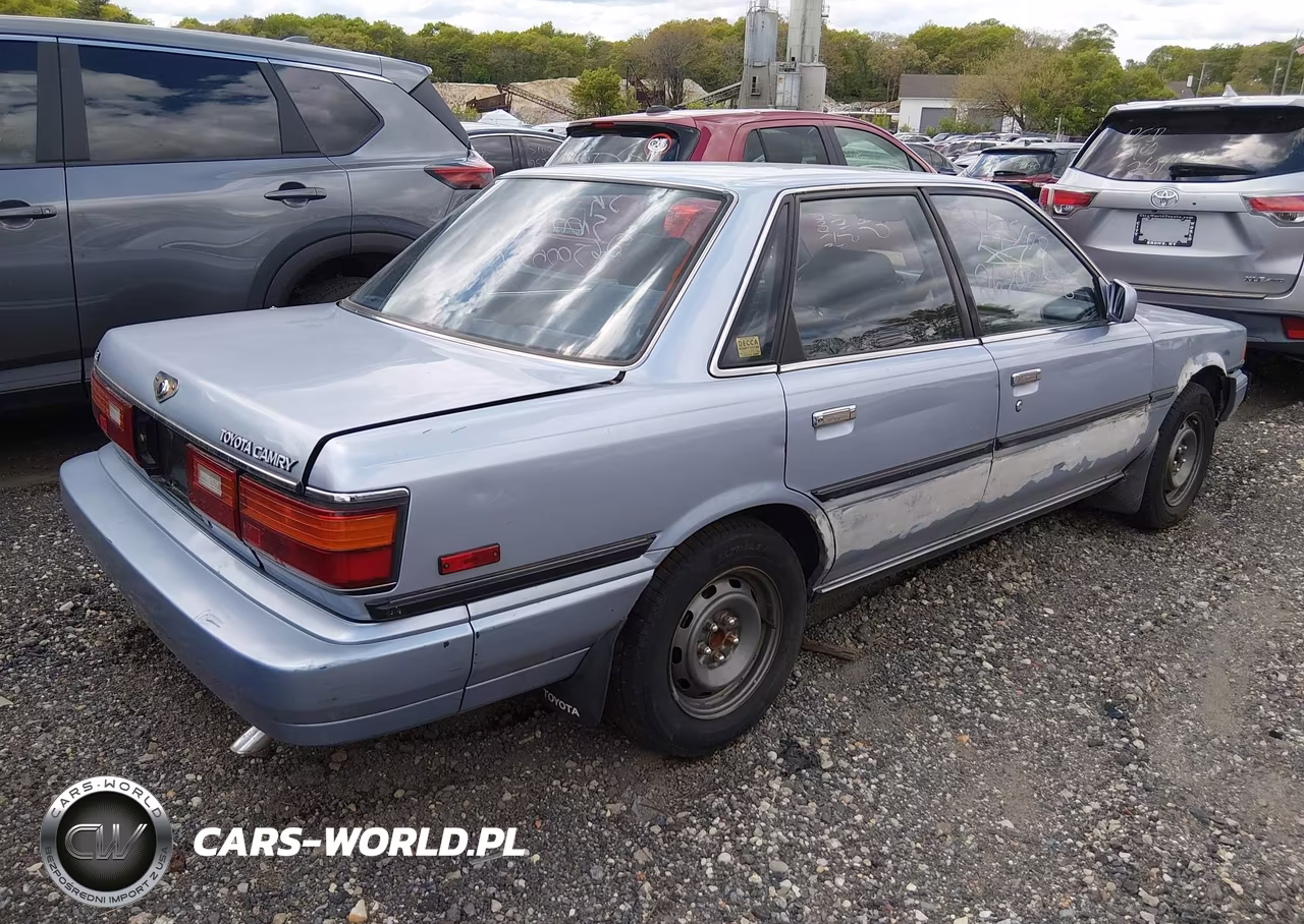 1988 Toyota Camry Le VIN:JT2SV22E6J0139879 - 4