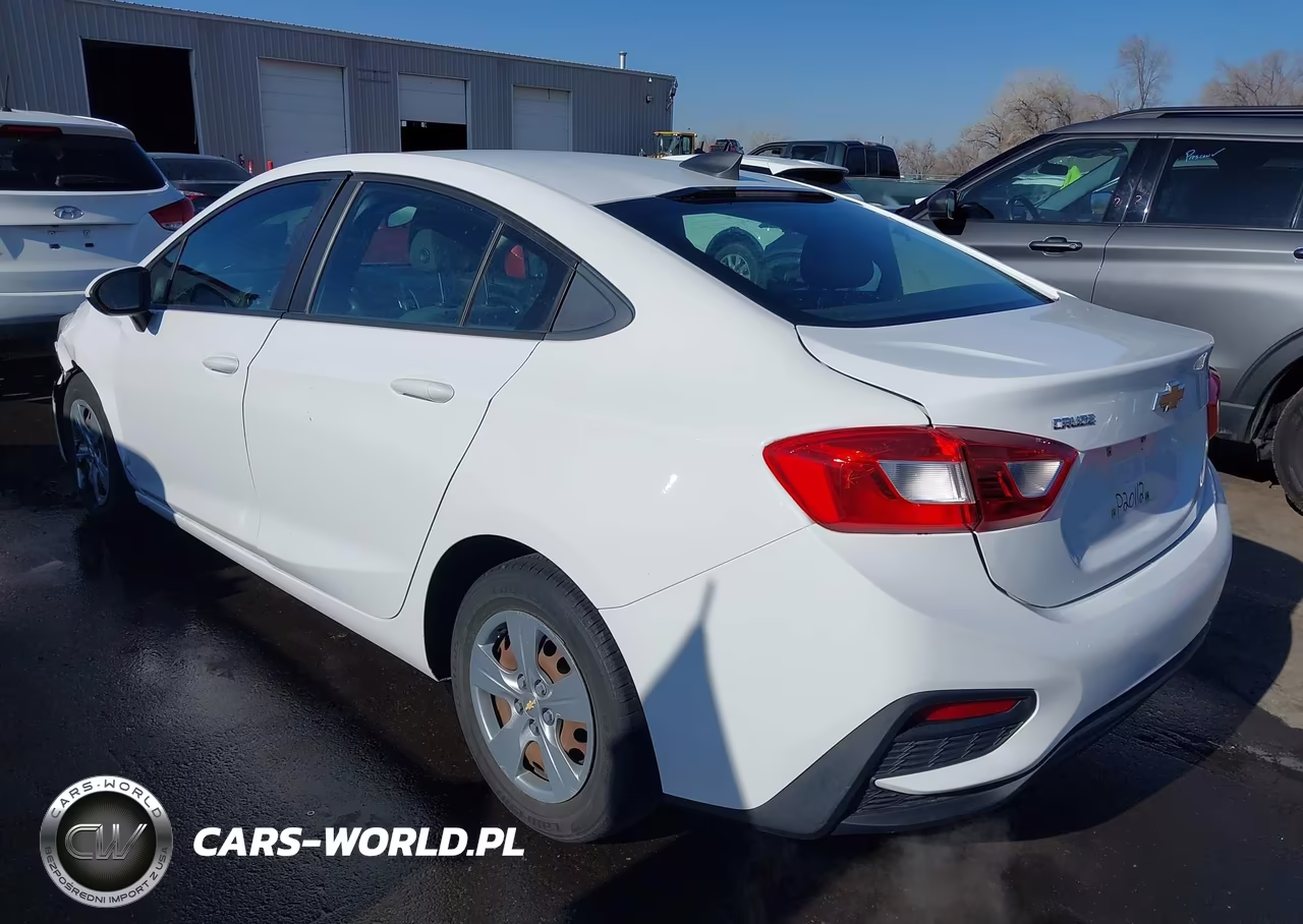2018 Chevrolet Cruze Ls Auto VIN:1G1BC5SM9J7218615 - 3