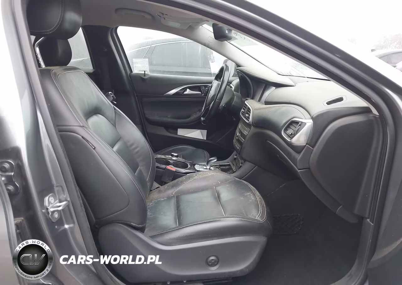 2018 Infiniti Qx30 Luxury VIN:SJKCH5CP0JA060820 - 5