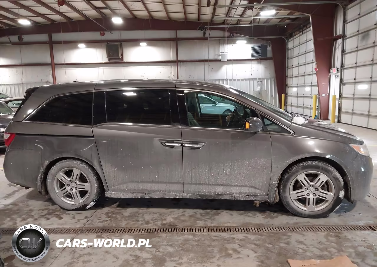 2013 Honda Odyssey Touring-Touring Elite VIN:5FNRL5H93DB015176 - 13