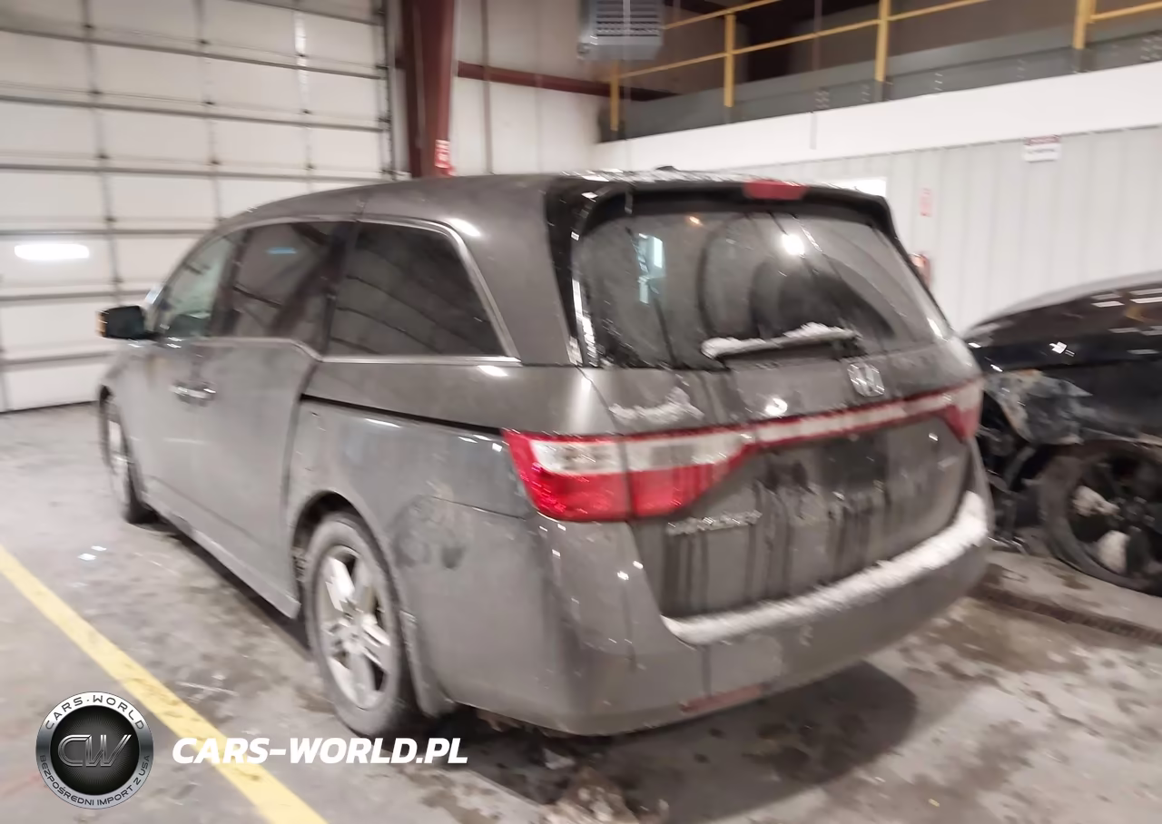 2013 Honda Odyssey Touring-Touring Elite VIN:5FNRL5H93DB015176 - 3