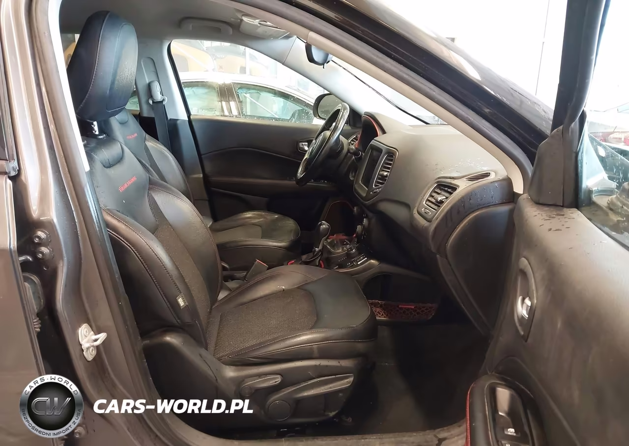2018 Jeep Compass Trailhawk 4X4 VIN:3C4NJDDBXJT174880 - 5