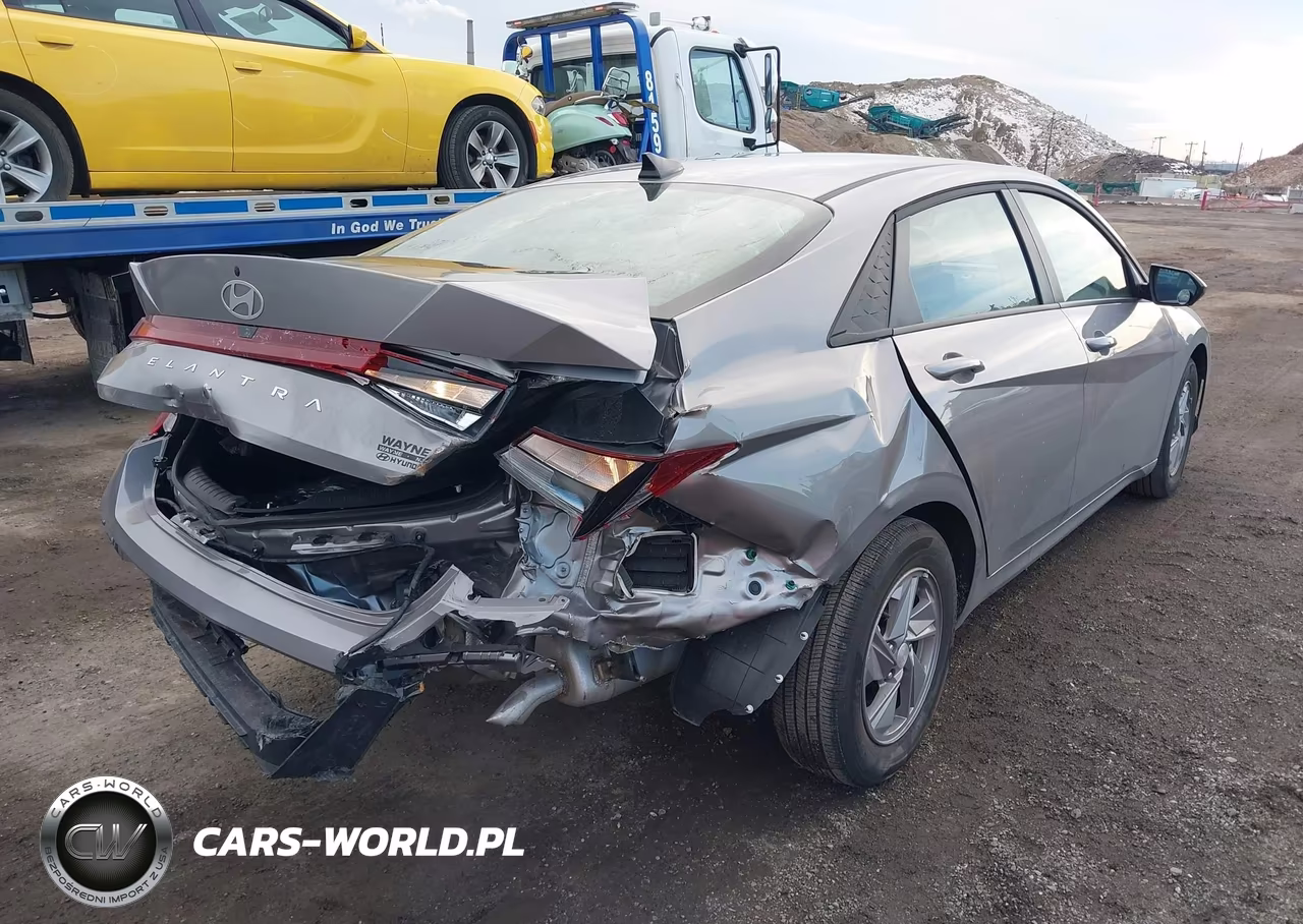 2025 Hyundai Elantra Se VIN:KMHLL4DG7SU029358 - 4
