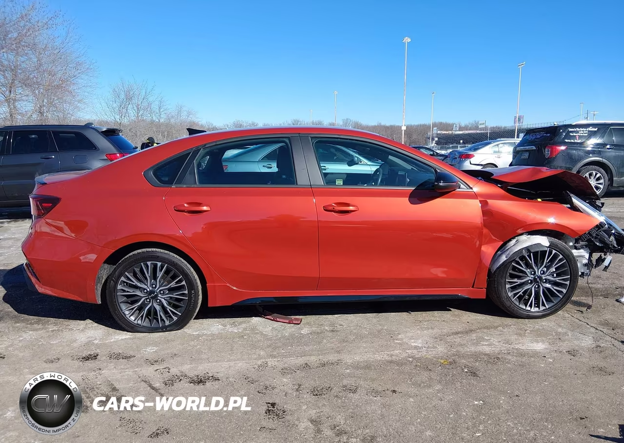2024 Kia Forte Gt-Line VIN:3KPF54AD3RE736410 - 13