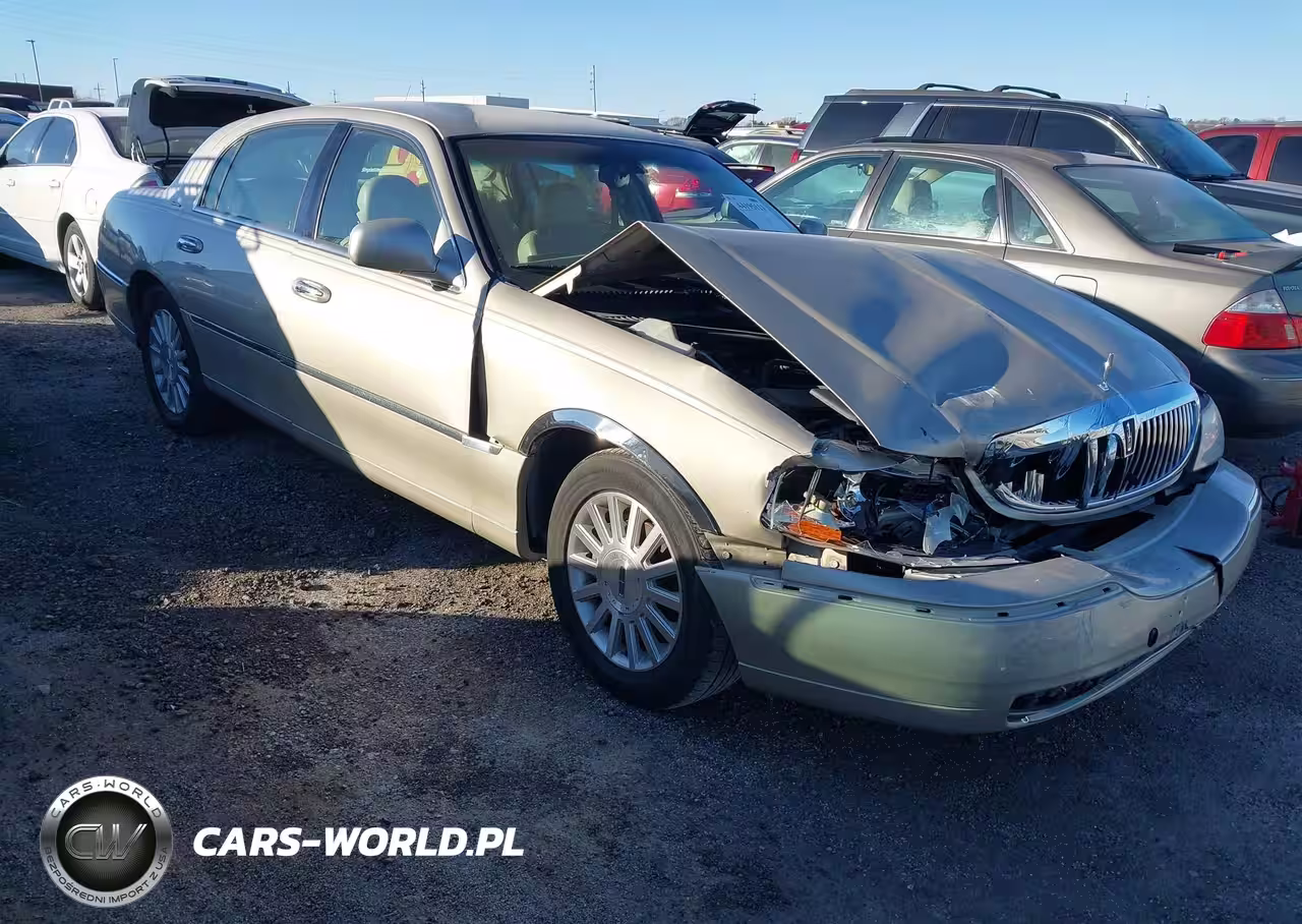 2004 Lincoln Town Car Signature