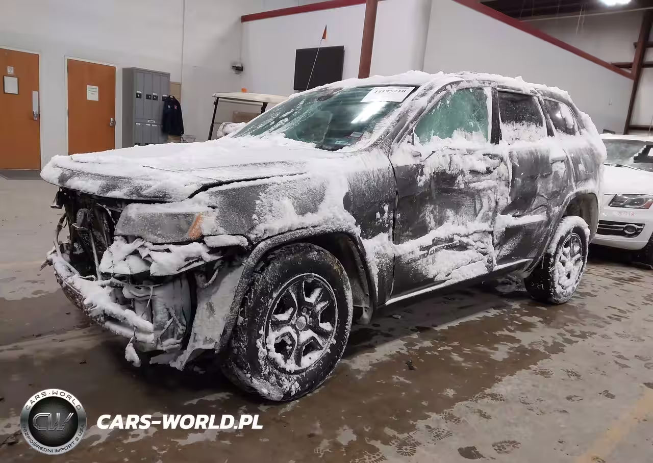 2017 Jeep Grand Cherokee Laredo 4X4 VIN:1C4RJFAG8HC889627 - 2