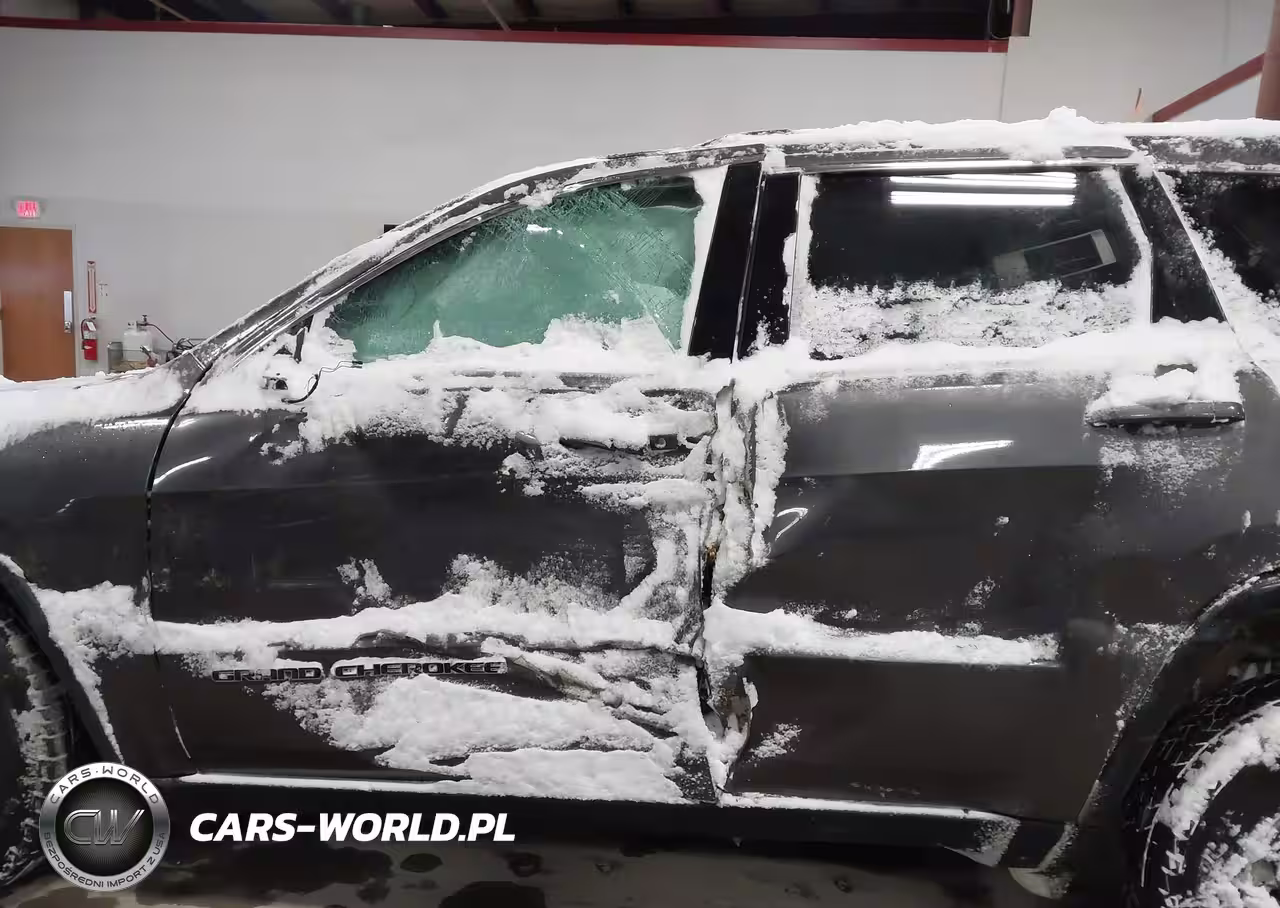 2017 Jeep Grand Cherokee Laredo 4X4 VIN:1C4RJFAG8HC889627 - 6