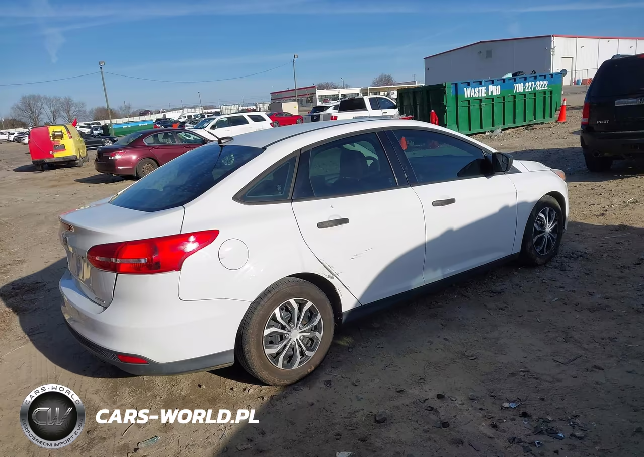 2016 Ford Focus S VIN:1FADP3E29GL355093 - 4