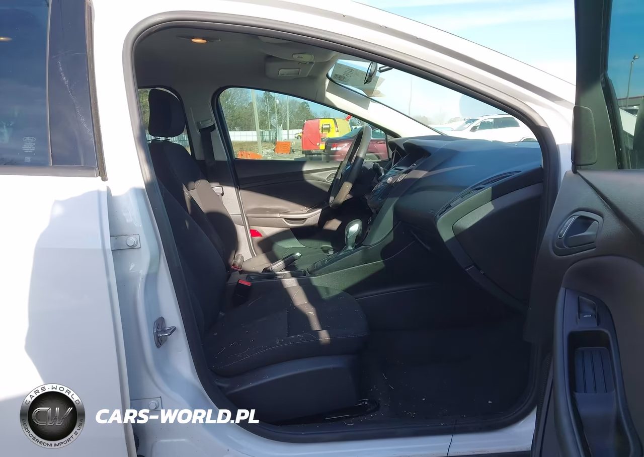 2016 Ford Focus S VIN:1FADP3E29GL355093 - 5