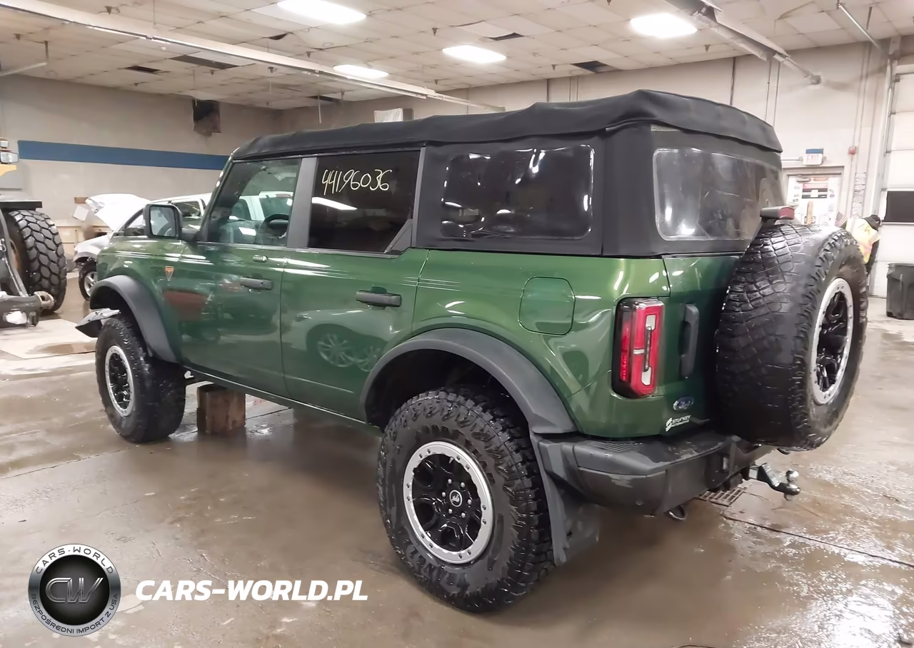 2022 Ford Bronco Badlands VIN:1FMEE5DP6NLB65631 - 3
