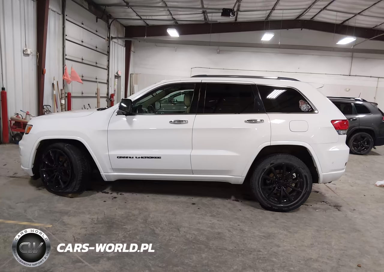 2017 Jeep Grand Cherokee Overland 4X4 VIN:1C4RJFCT0HC834826 - 15