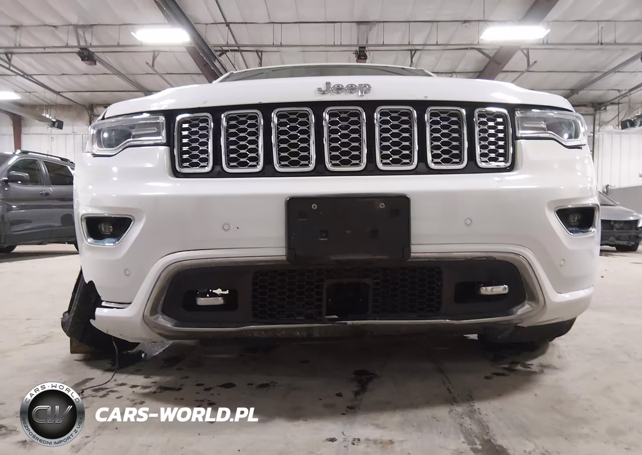 2017 Jeep Grand Cherokee Overland 4X4 VIN:1C4RJFCT0HC834826 - 19