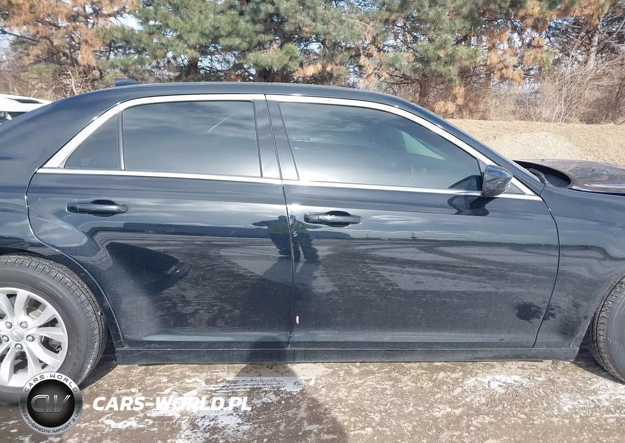 2015 Chrysler 300 Limited VIN:2C3CCAAG6FH868163 - 14