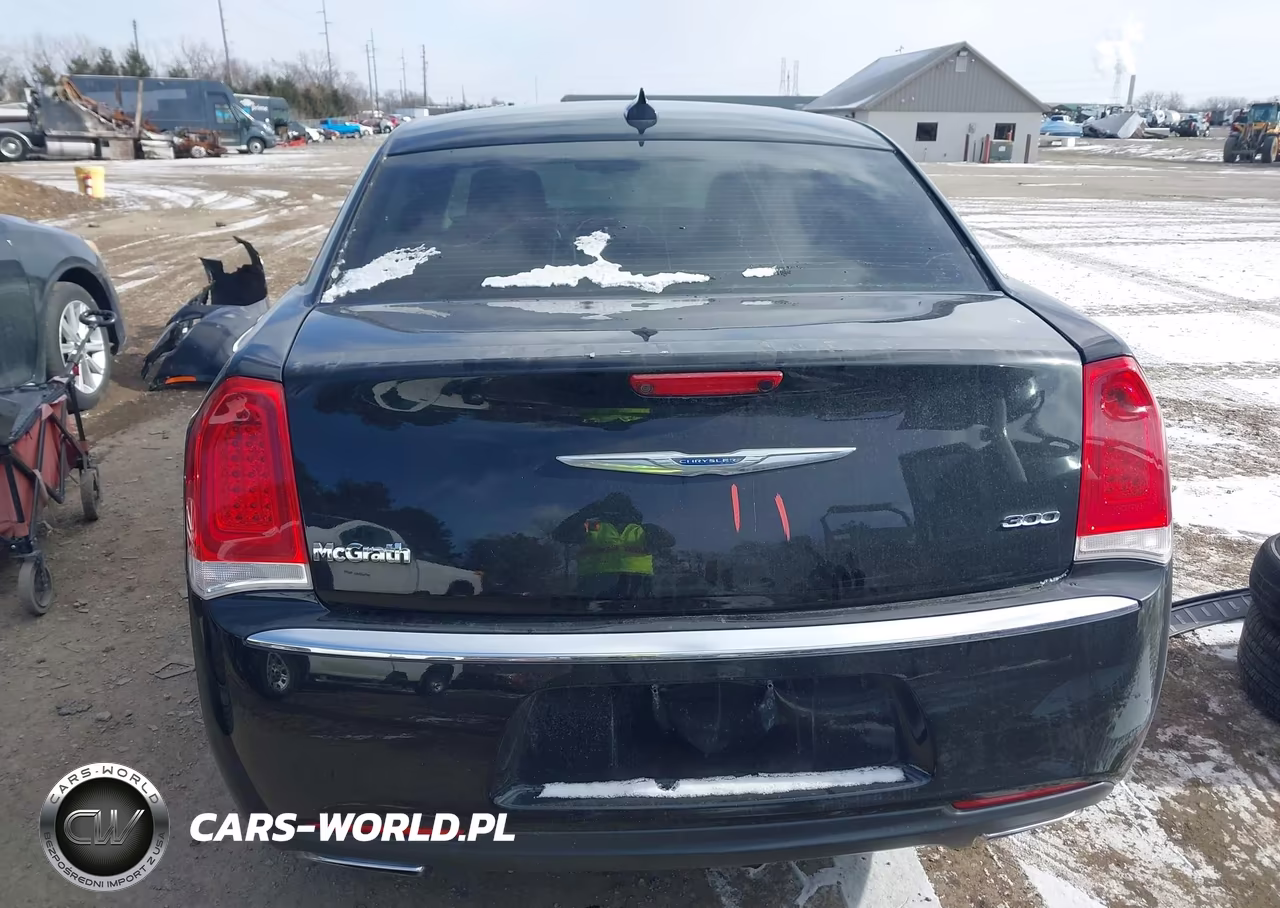 2015 Chrysler 300 Limited VIN:2C3CCAAG6FH868163 - 17