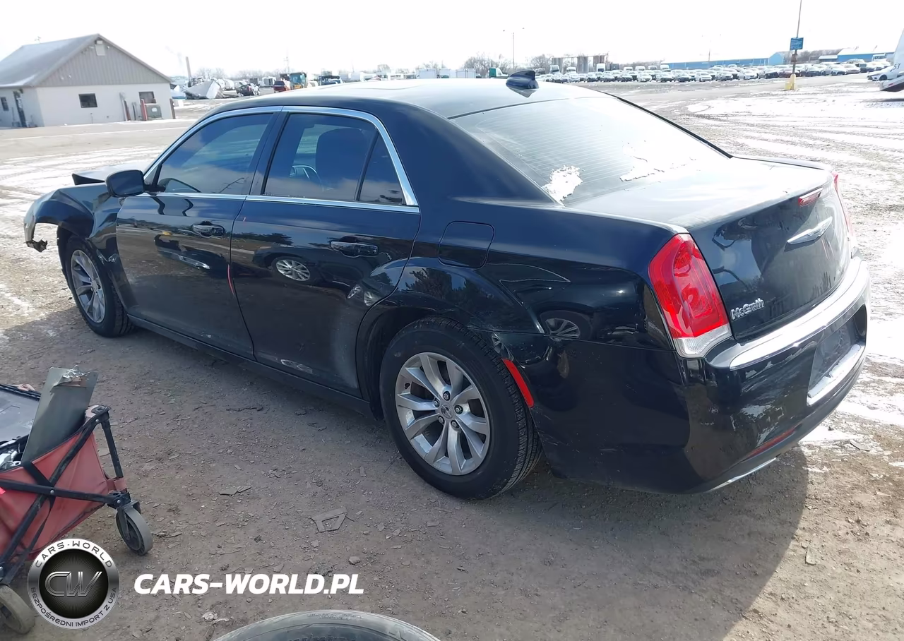 2015 Chrysler 300 Limited VIN:2C3CCAAG6FH868163 - 3