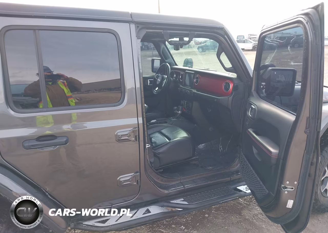 2018 Jeep Wrangler Unlimited Rubicon 4X4 VIN:1C4HJXFN2JW312881 - 5