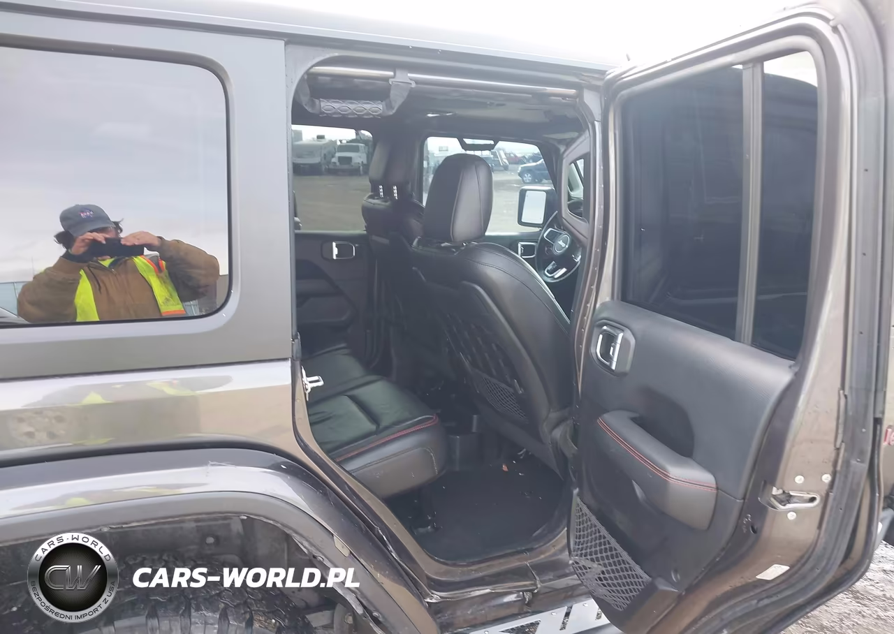 2018 Jeep Wrangler Unlimited Rubicon 4X4 VIN:1C4HJXFN2JW312881 - 8