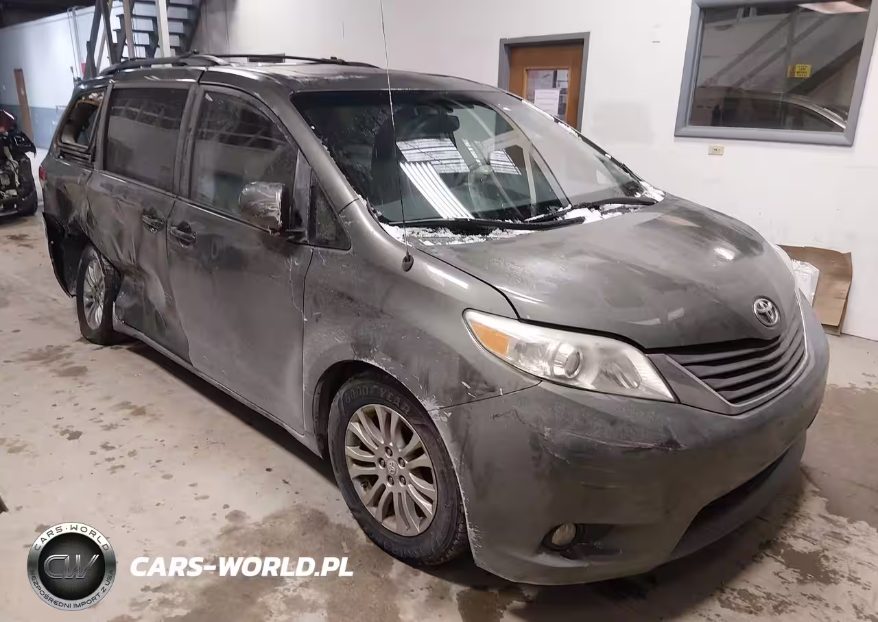 2012 Toyota Sienna Xle V6 8 Passenger