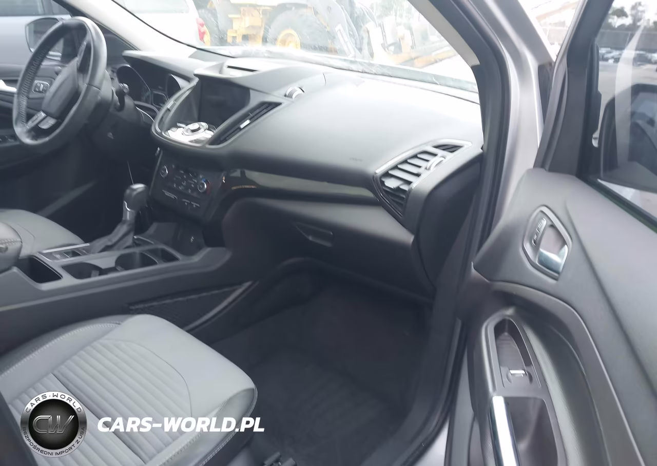 2017 Ford Escape Titanium VIN:1FMCU9J96HUC49888 - 5