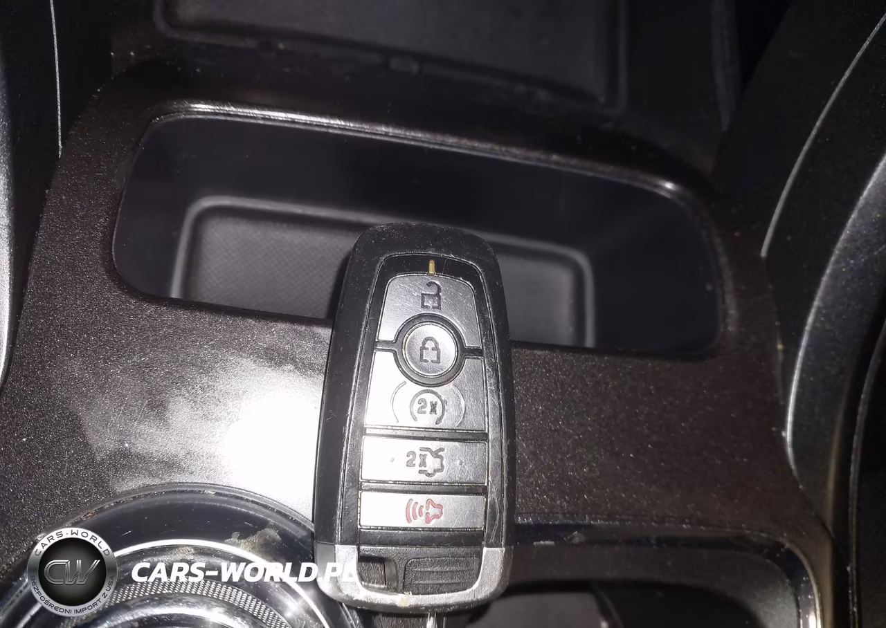 2018 Ford Fusion Titanium VIN:3FA6P0D91JR192440 - 11