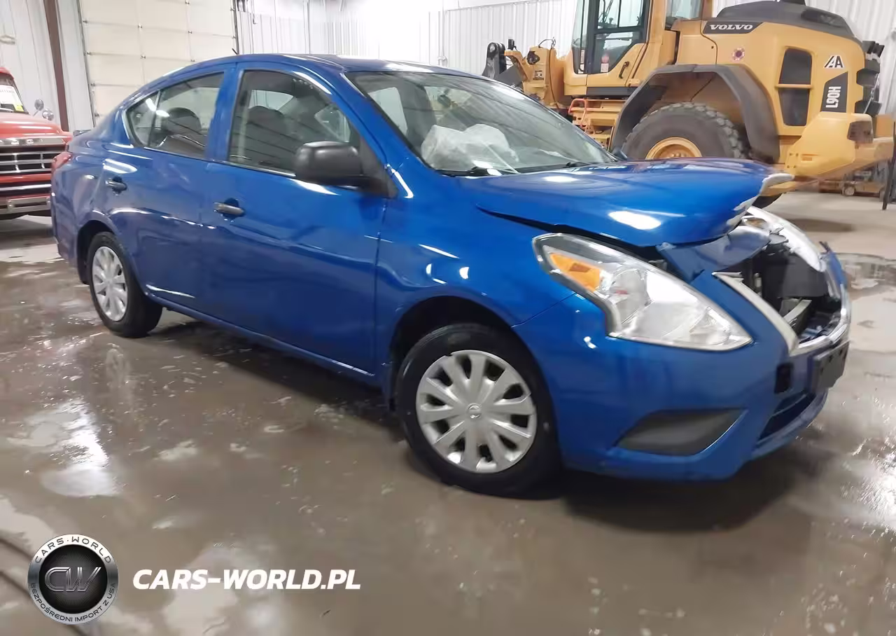 2015 Nissan Versa 1.6 S+